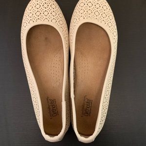 Croft and Barrow Women’s Tan Flats